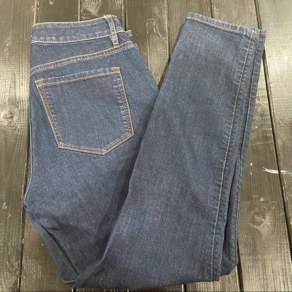 Loft Curvy Skinny Ankle Jeans in Size 27 / 4  medium wash